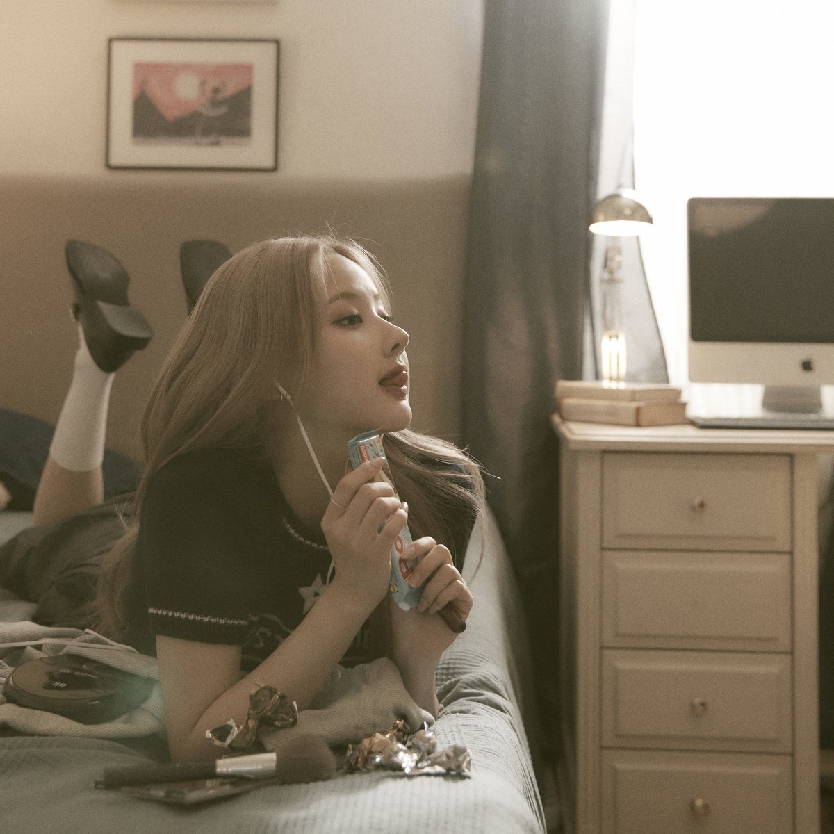 annoabelle's tweet photo. With the tunes playing softly in the background, I countdown the moments with a tingle of excitement running through me. And there I am, lying on my bed, a mix that fuels my passion and keeps me eager for the magic that's about to unfold. https://t.co/Qvs94Jk3S2