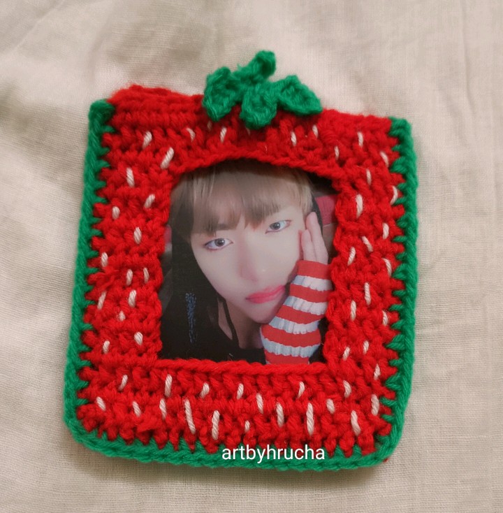 dilftaejoon_'s tweet photo. Y'all i made this Crochet photocard holder 😚 https://t.co/0JFhpV1OnJ