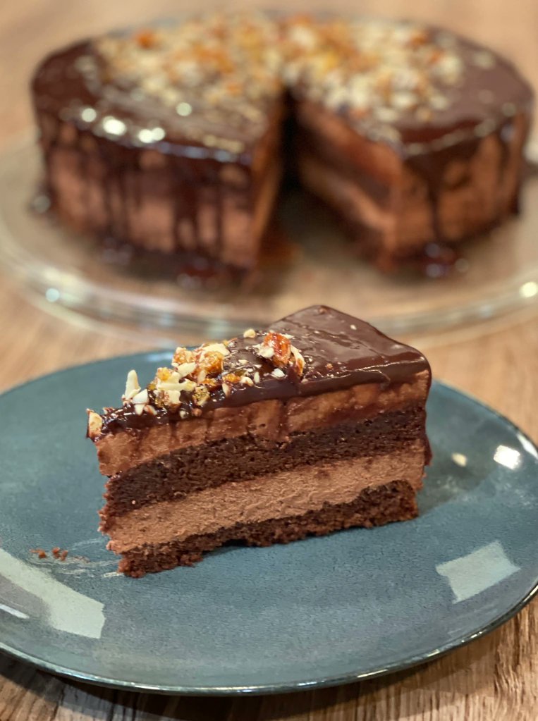 Chocolate Mousse Cake!
recipe @ cuisinovia.com/2021/10/