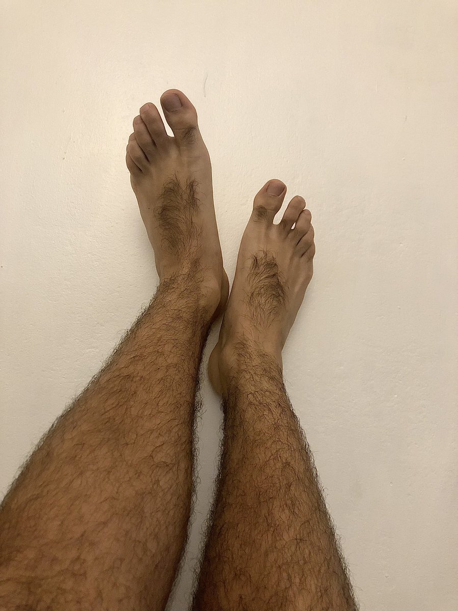 elpiedepato's tweet photo. Great day for my feet #hairyfeet https://t.co/YX3xtDzGhS