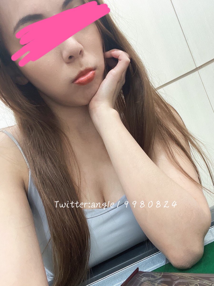 Angel19980824's tweet photo. 老闆臨時讓我放半天的假🤭
下午有沒有人要陪我去看電影呀 https://t.co/MHiTTNKKU4