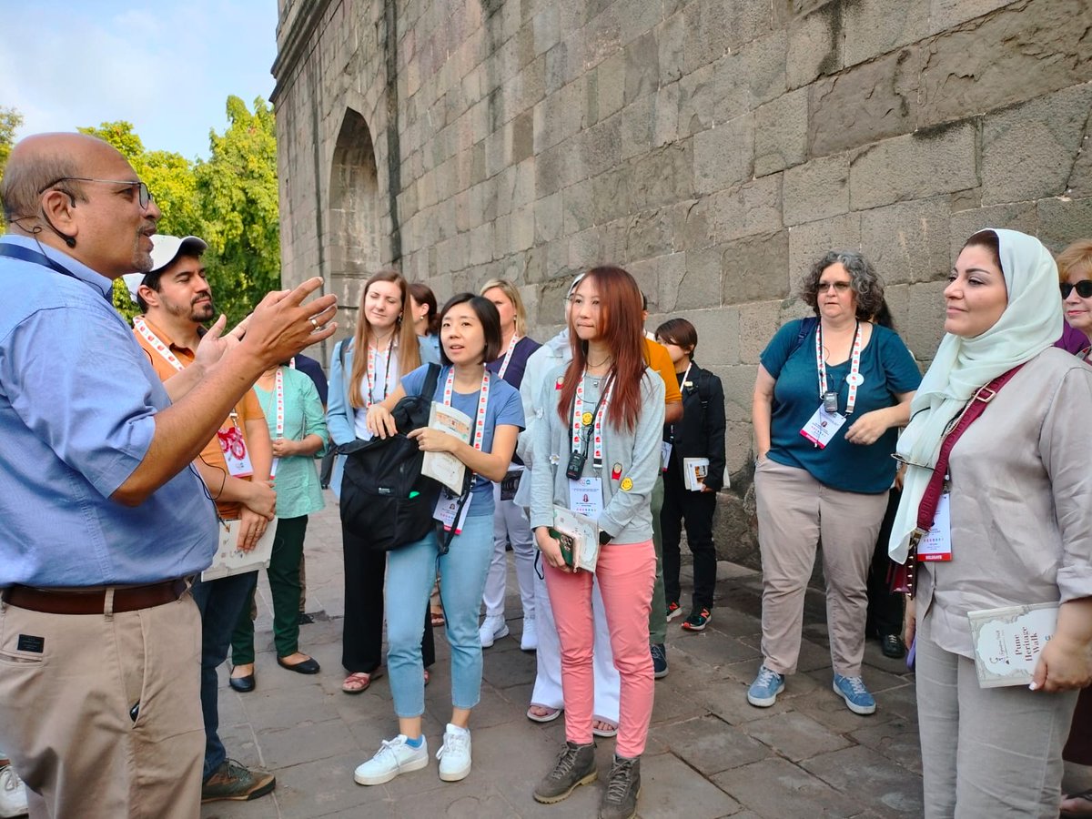 EduMinOfIndia's tweet photo. #G20India: Namaskar Pune! 🙏

#4thEdWG delegates embark on an immersive experience of Historical city of Pune.

📍First stop: Majestic 'Shaniwar Wada'

#G20Pune #G20Edu4all @g20org https://t.co/W2zP4EFTSX