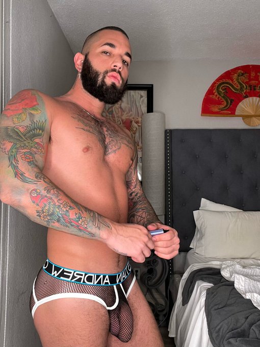 Which underwear do you like more? https://t.co/LOxVCb6Nga