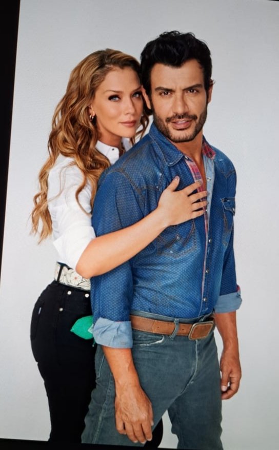 😉🤩 <a href="/Tierra_Of/">TierraDeEsperanzaOf</a> con <a href="/CaroMirandaOf/">Caro Miranda</a> 🤩😉 #Santos