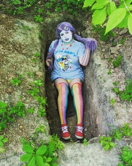 CaliTaylor13's tweet photo. ๐คก๐Meet Binx Berry the clown!๐๐คก
#clown #clowngirl #clownworld #clowncore #clowning #clowningaround #clownoc #clownaesthetic #clownmakeup #clownsona #weirdcore #weirdcoreoc #weirdcoreaesthetic #weirdcorecosplay #weirdcorecharacter #FYP #fypใท #fypviraltwitter #fypage #uwu ๐ https://t.co/7HyiktLYta
