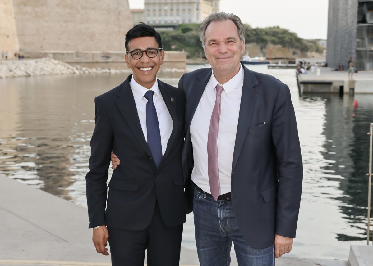 🇪🇺🤝 En #RegionSud, nous travaillons main dans la main avec l’Europe. 

Grâce aux 211 M d’€ du Fonds de Transition Juste attribués aux Bouches-du-Rhône, transition climatique et décarbonation industrielle se concrétisent.

<a href="/younousomarjee/">younous omarjee</a> est à #Marseille pour le constater !