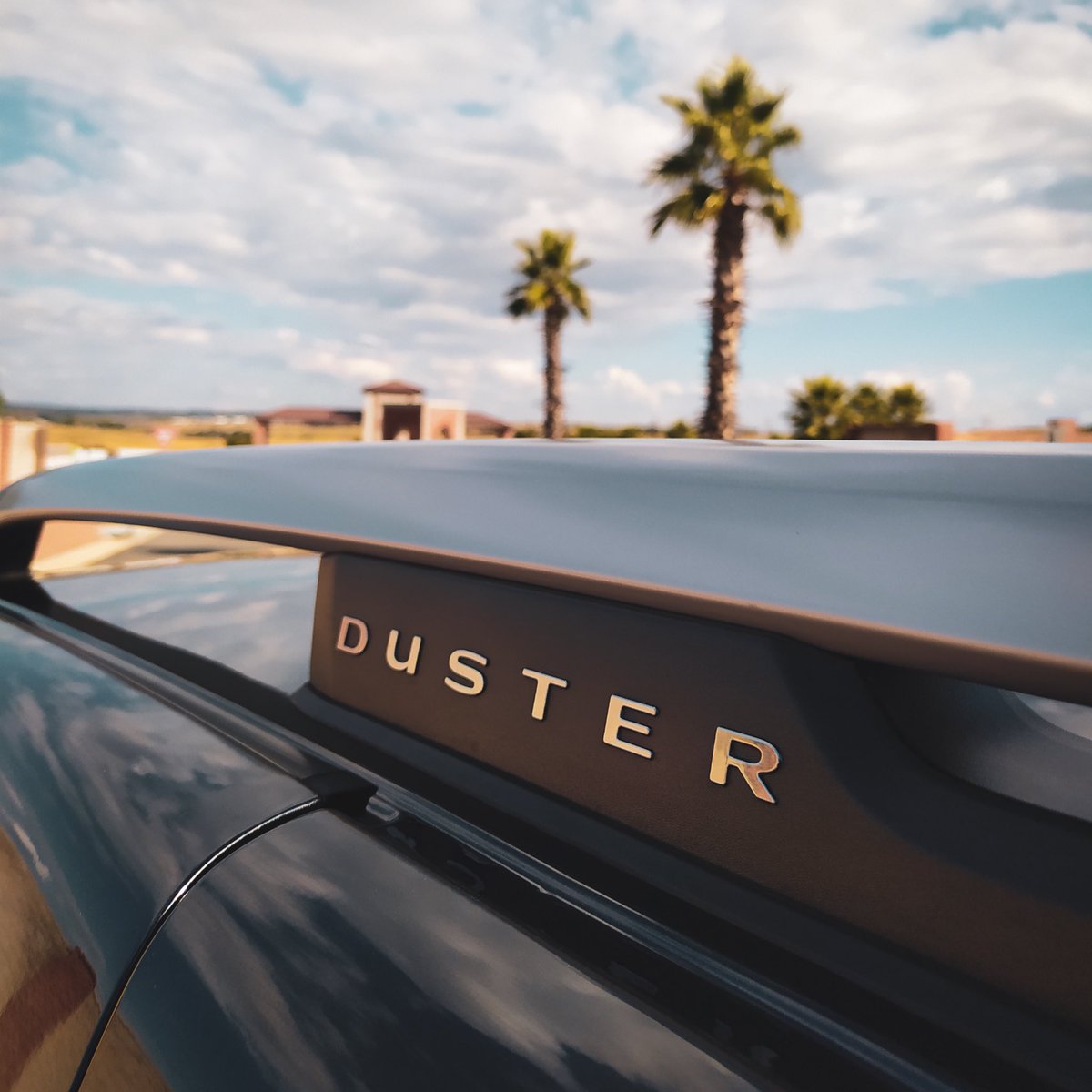 OtsileJK's tweet image. This week I'll be dusting our fuel worries away as I get behind the wheel of the Renault Duster Intens 4x2.

It's powered by a 1.5L diesel engine making 80kW/250Nm and paired to a 6-speed dual-clutch gearbox. It has a claimed fuel-consumption of 4.8l/100km.

Priced from: R367,999