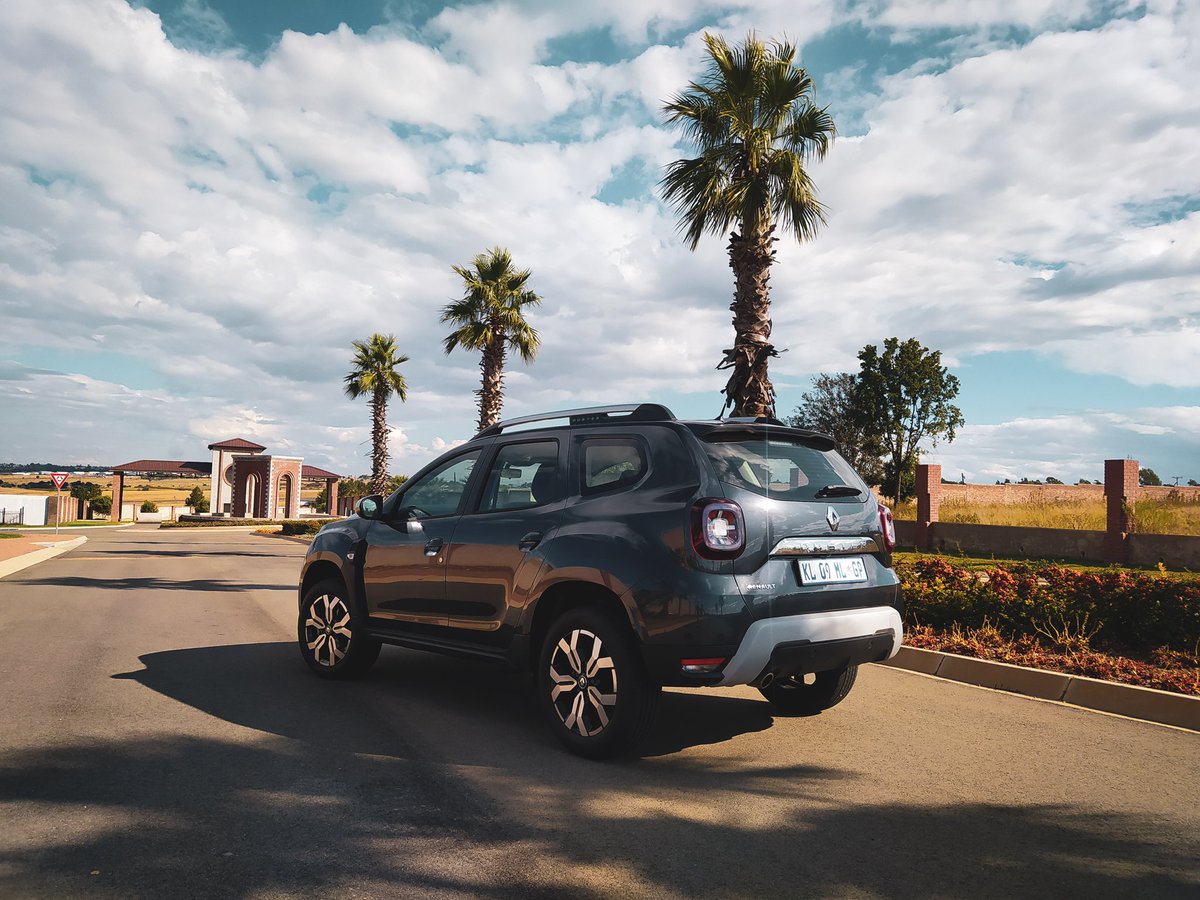 OtsileJK's tweet image. This week I'll be dusting our fuel worries away as I get behind the wheel of the Renault Duster Intens 4x2.

It's powered by a 1.5L diesel engine making 80kW/250Nm and paired to a 6-speed dual-clutch gearbox. It has a claimed fuel-consumption of 4.8l/100km.

Priced from: R367,999