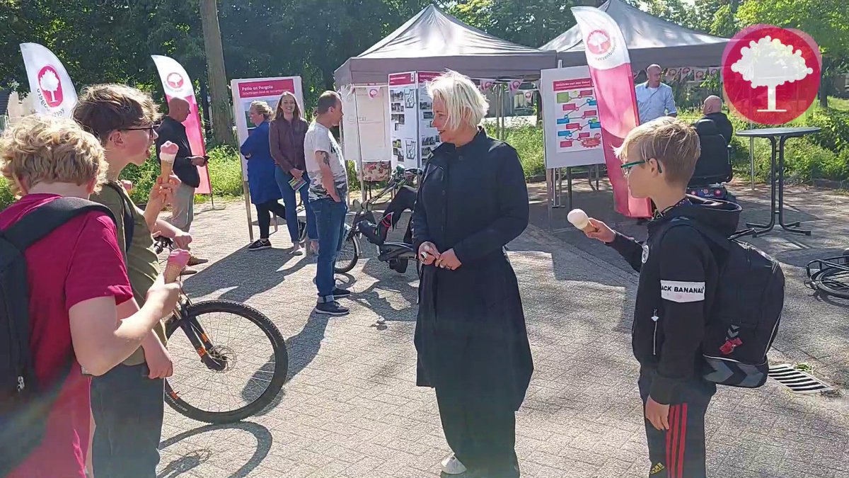 Bewoners van Patio, Pergola &amp; Prieel in #Kersenboogerd zijn blij dat er aandacht is voor hun buurt. Meer dan 150 bewoners gaven hun reactie op onze voorlopige ontwerpen en die van @intermaris.  

Meer info en video impressie: hoornkersenboogerd.nl/node/123

#KansenvoordeKersenboogerd