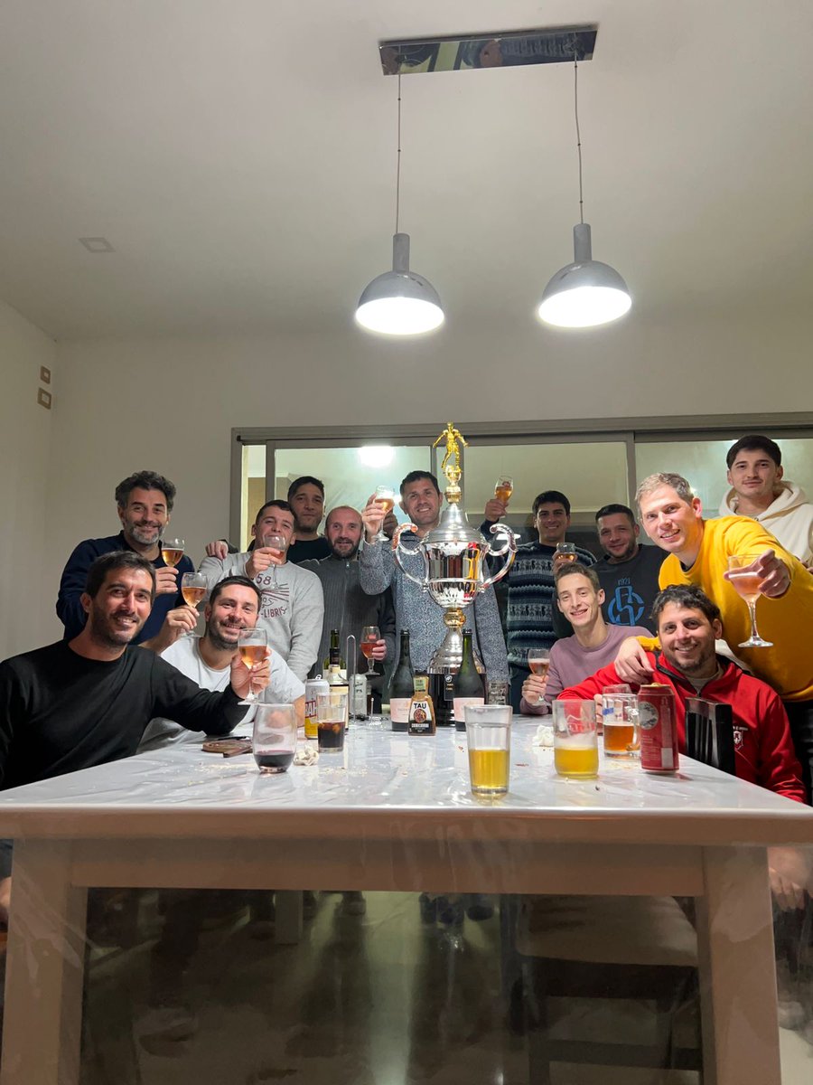 AndresStura's tweet photo. Y Caballos ya salió campeón... https://t.co/GCM5kLoN6O