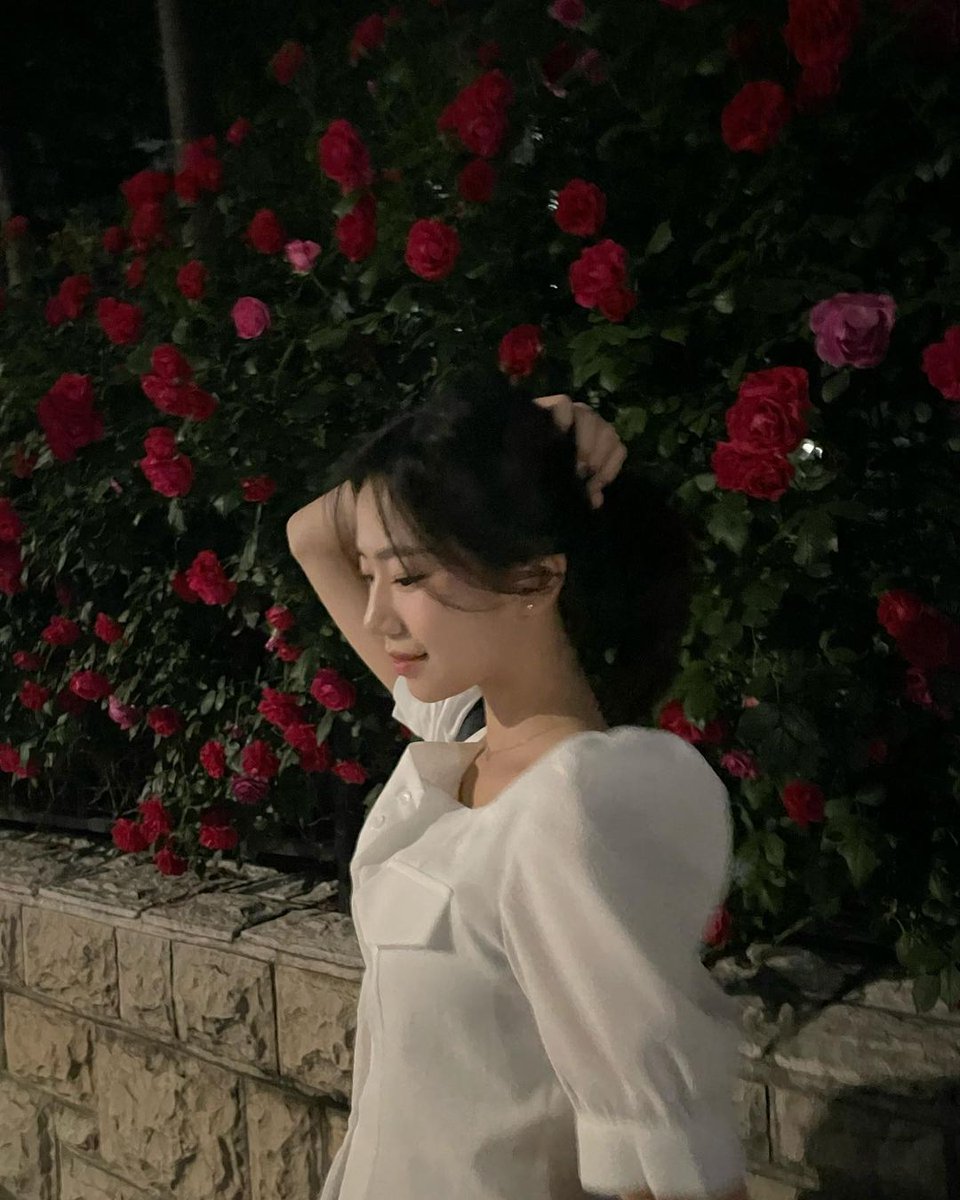 szoarin's tweet photo. ⠀

⠀⠀⠀⠀⠀⠀⠀⠀⠀ ───── ❁ ─────

⠀⠀⠀⠀⠀Graceful 𝑖𝑠 her stride as she treads
⠀⠀⠀⠀⠀through   the   𝐬𝐜𝐫𝐞𝐞𝐧   ✧   and  she
⠀⠀⠀⠀⠀b͟e͟a͟u͟t͟i͟f͟u͟l͟l͟y engraving divine colors.
⠀⠀⠀⠀⠀An ace she is, ⠀𝓢o⠀ 𝓐rin.  ࿐ ♡ ˚ .

⠀ https://t.co/ZyuaZF64xl