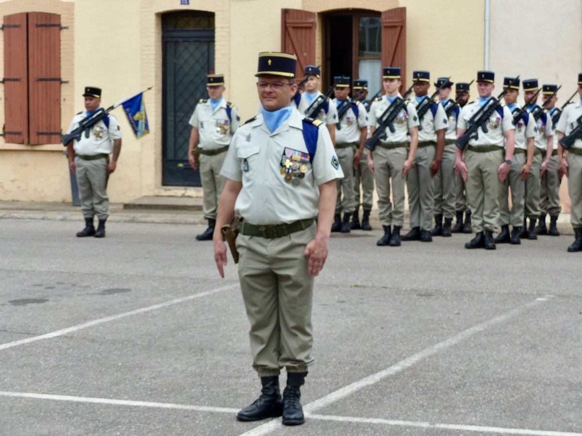 53eRT1's tweet image. [#Passcom]

Hier, le capitaine Guillaume a rendu son commandement après 2 ans à la tête de la 1e cie. Bon vent à lui 👋

La 1 reconnaît désormais la capitaine Bettina comme commandant d’unité. Félicitations !

#FiersDeNosSoldats #TradiMili 

@armeedeterre @armeeszne @COMSIC_FR