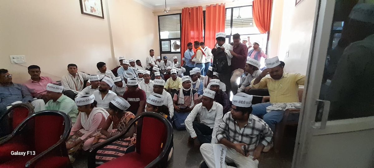 #6800_OBC_SC_शिक्षक_मांगें_न्याय_अनुप्रिया_दीदी
सबका साथ।
सबका विकास।।
का दावा करने वाली उ.प्र.सरकार 69000 शिक्षक भर्ती में आरक्षण विसंगति के पश्चात 6800 की चयनसूची आएं हुए 15 माह हो गए अभी तक नियुक्ति नहीं मिली। 
<a href="/AnupriyaSPatel/">Anupriya Patel</a> <a href="/ErAshishSPatel/">Ashish Patel</a> 
<a href="/JPNadda/">Jagat Prakash Nadda</a> <a href="/dpradhanbjp/">Dharmendra Pradhan</a>