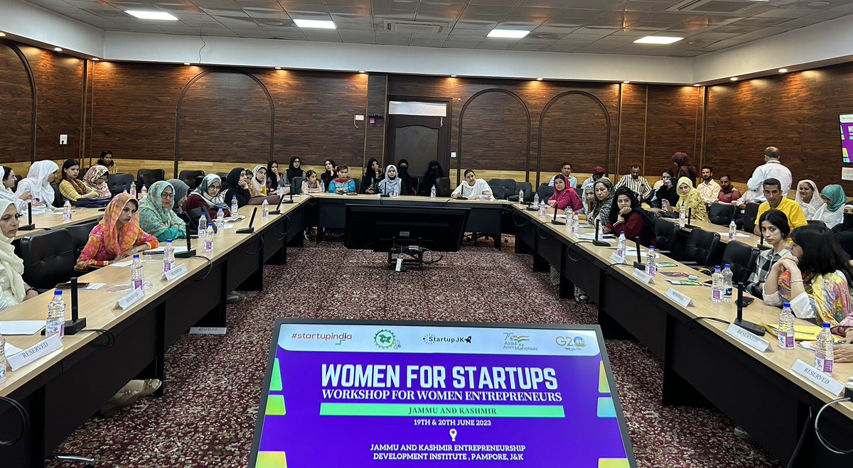 JKEDI4U's tweet photo. "Exciting times at the workshop empowering women entrepreneurs in J&K! 🌟 Engaging sessions on pitching to investors and incubators are in full swing, offering invaluable insights for entrepreneurial success. @AjazAhmadIAS @OfficeOfLGJandK #WomenEntrepreneurs #WorkshopInProgress" https://t.co/ytHRcyKbrZ