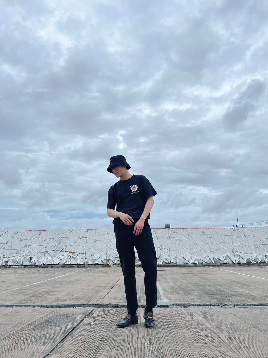seng_wichai's tweet photo. 🖤♣️⌚️
#Seng_wichai https://t.co/pLJnCsXHhv