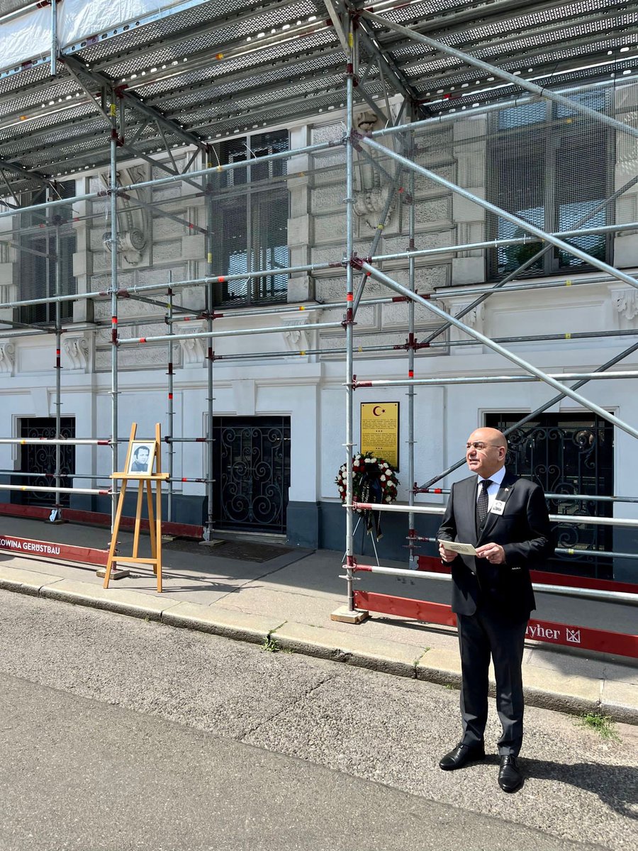 TC_ViyanaBE's tweet photo. 20.06.1984 tarihinde Ermeni teröristler tarafından katledilen Çalışma Müşavirimiz Şehit Erdoğan Özen’i değerli eşi Monika Hanım, değerli torunu, Büyükelçi Hatun Demirer, Büyükelçi Levent Eler ve STK temsilcilerimizin katılımıyla andık. 🇹🇷@TC_Disisleri @MFATurkiye #şehitler https://t.co/58MkeWDvkc