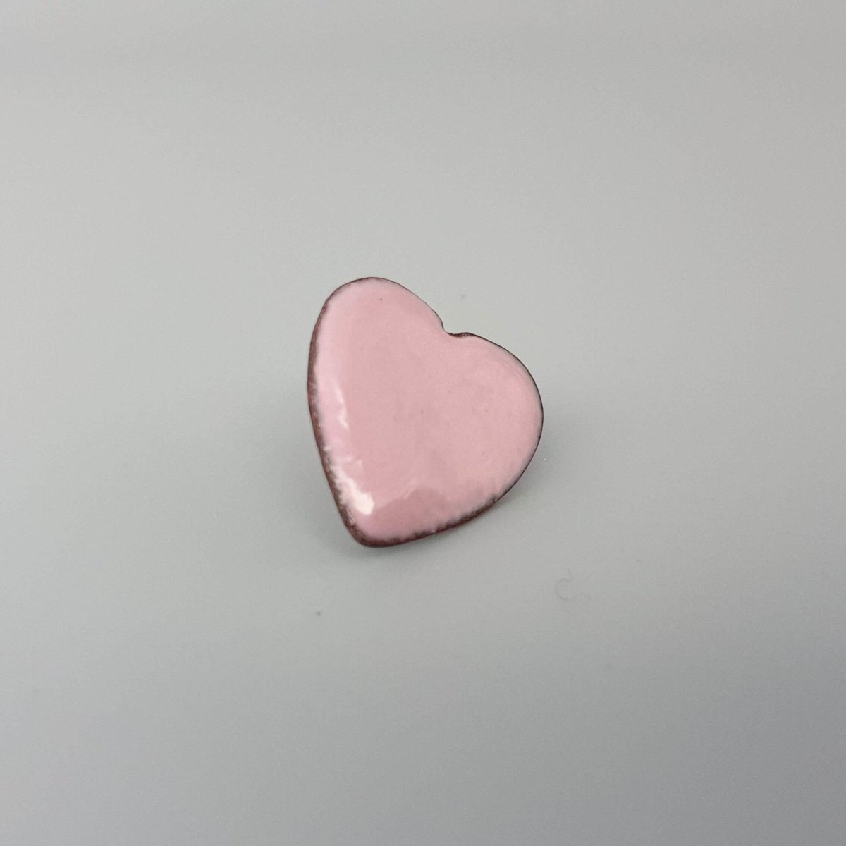 Enamel Heart Brooch tuppu.net/657e8f02 #HandmadeHour #shopsmall ##UKGiftHour #giftideas #bizbubble #UKHashtags #MHHSBD #inbizhour #RedBrooch