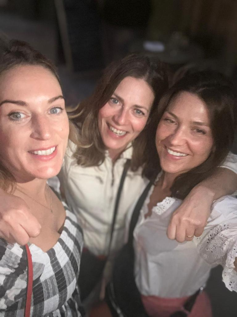 Perfect Monday night at The Charlotte Street Hotel at one of their wonderful Book Salons. Jessie Burton talking #TheHouseofFortune and other writerly morsels. Lovely to catch up with the host with the most
<a href="/katemax/">Kate Maxwell</a>, too x