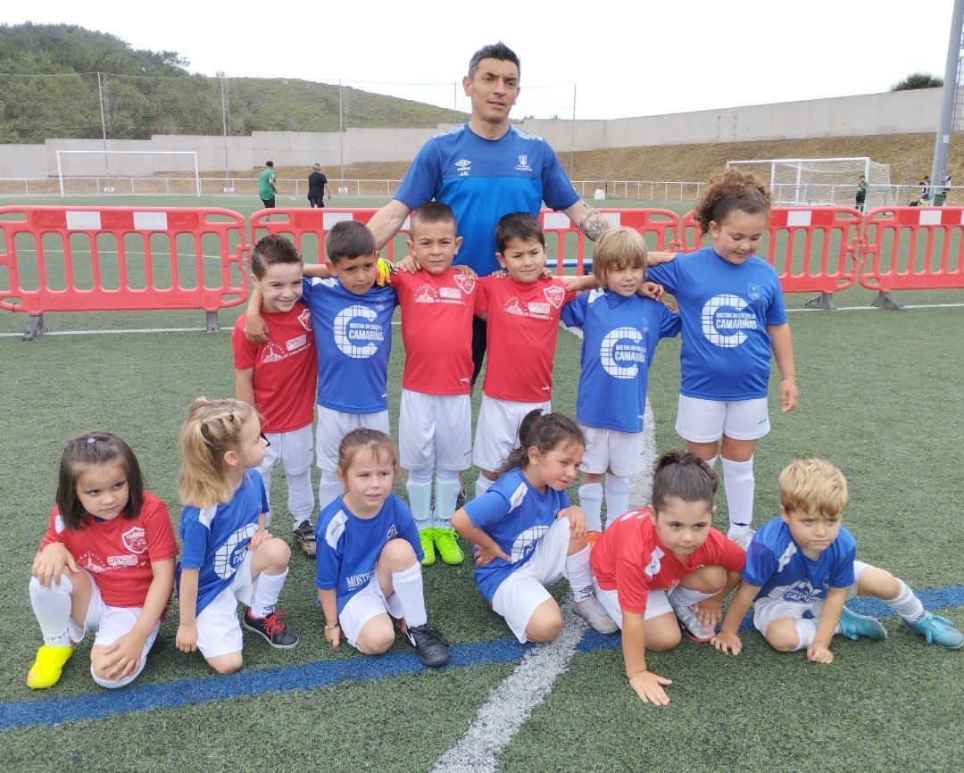 EscolaCabrejo's tweet photo. Algo máis tenro que os nosos #Bibes? 🥰😍💙

Por suposto, no posado, cada un/unha a súa bola! 🤣🤗🤭

#EscolaCabrejo #ConcelloDeCamariñas
@juan_cabrejo https://t.co/btVuZWJlJ4