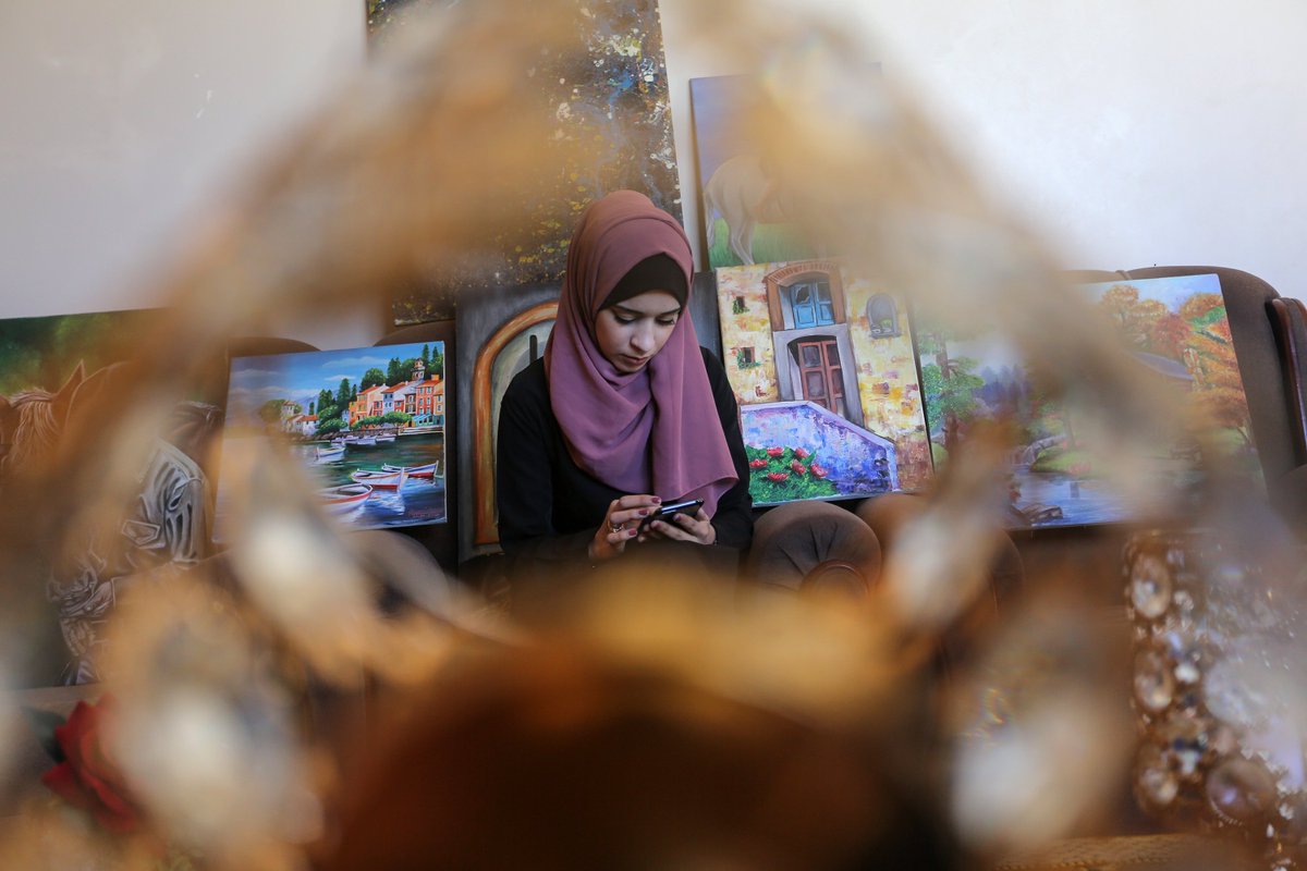 Has technology empowered refugee girls in accessing education during emergencies? Check out our resource collection for compelling evidence on the transformative role of #EdTech! #RefugeeEducation #WorldRefugeeDay 
RT <a href="/FCDOEducation/">FCDO Girls’ Education</a> 
bit.ly/3Pm52Hj
📸Anas-Mohammed