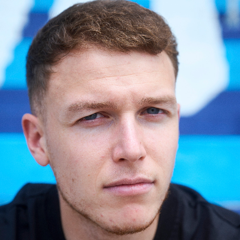 tsghoffenheim's tweet photo. "Ich hätte bei anderen Vereinen sicher mehr Geld verdienen können, aber mir ist es wichtiger, dass ich mich wohlfühle und glücklich bin."

Das große #SPIELFELD-Interview mit Dennis #Geiger 📘