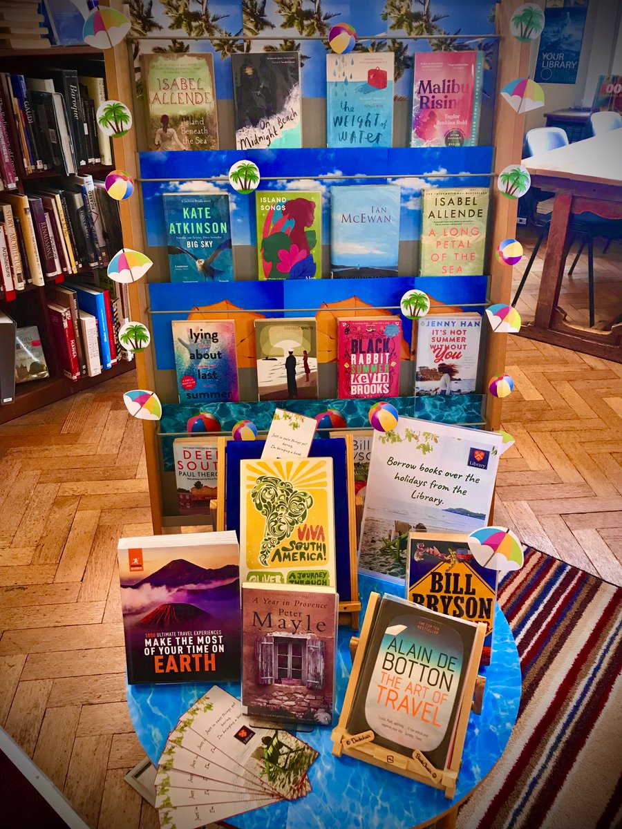 ⛱️Come to us for some recommended summer reading 🕶️ You can borrow books for the holidays☀️