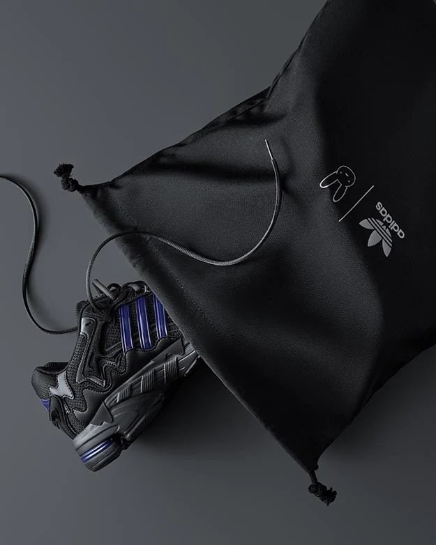 snkr_twitr's tweet photo. AD: Bad Bunny x adidas Response CL ‘Triple Black’ in-app draw open via Confirmed App 

Enter -> https://t.co/jYdT5RqnBF https://t.co/XjXrQNvdrh