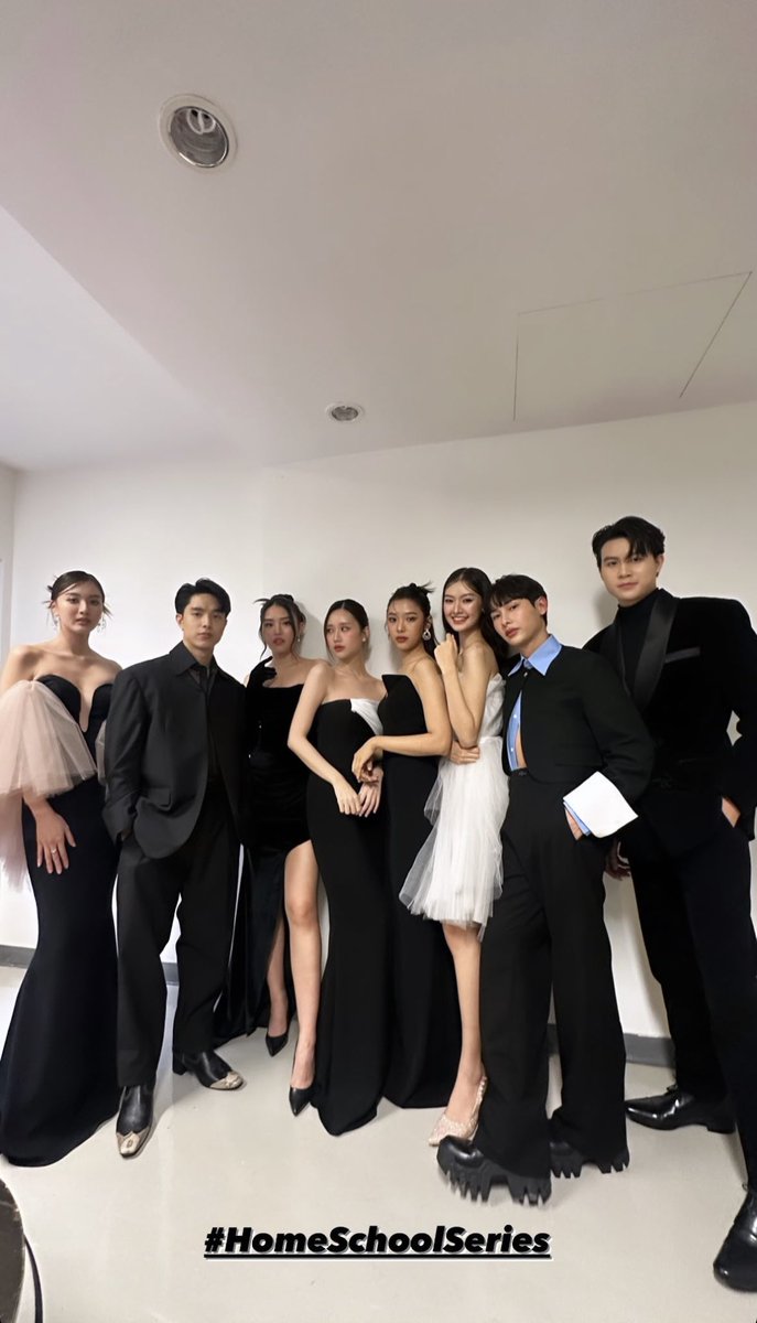 offgun_family's tweet photo. สุดๆไปเลยแก๊งนี้ 

📸:https://t.co/NKljOwsTby

#กันอรรถพันธ์ #GunAtthaphan
#oneสนั่นจอ2023 
#oneสนั่นจอ2023xGunATP https://t.co/jHxqJ3TGpg