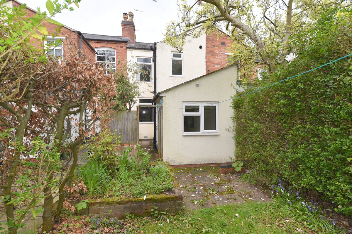 EnglandsEstates's tweet photo. Can you think of anyone who needs a nice house in a nice location?

Send them our way. This property on 102 Gordon Road has great potential as a home and as an investment.

Give us a call on 0121 427 1974 or WhatsApp us on 07309 894 103 to learn more 🏡😀

https://t.co/RUby9YbS9x https://t.co/vj5dP5evuI