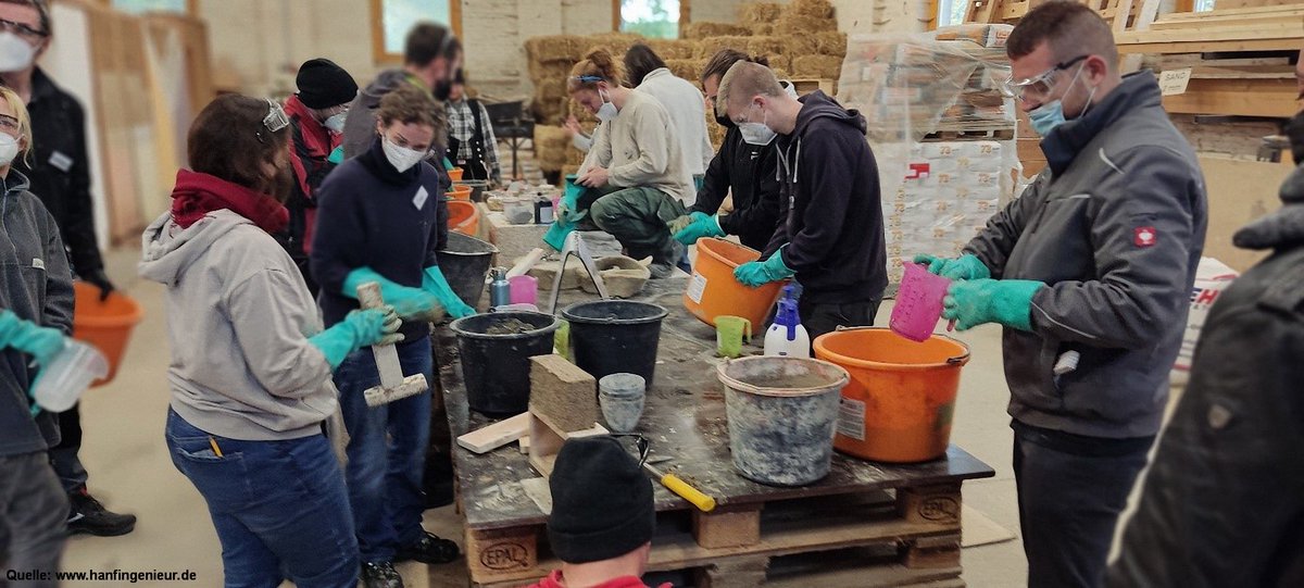 BurchertMichael's tweet photo. Hanfbau-Seminar im Oktober am Norddeutschen Zentrum für Nachhaltiges Bauen #hemp #hanf #hempcrete #lime #lightclay #plants #bauwende 🌱https://t.co/DlBoSFyK7I https://t.co/o8SeJoReXP