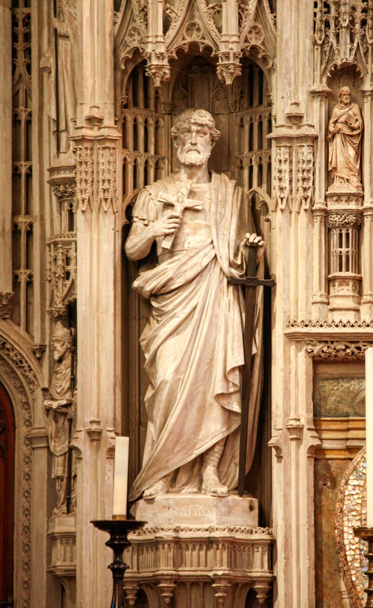 Statue from the reredos of St Alban's Cathedral of Saint Alban, protomartyr of England whose feast is today, 20 June. May he pray for the Christians in this country, that we may follow his example of sacrificial love and so witness to the Gospel
flic.kr/p/2oJkVok