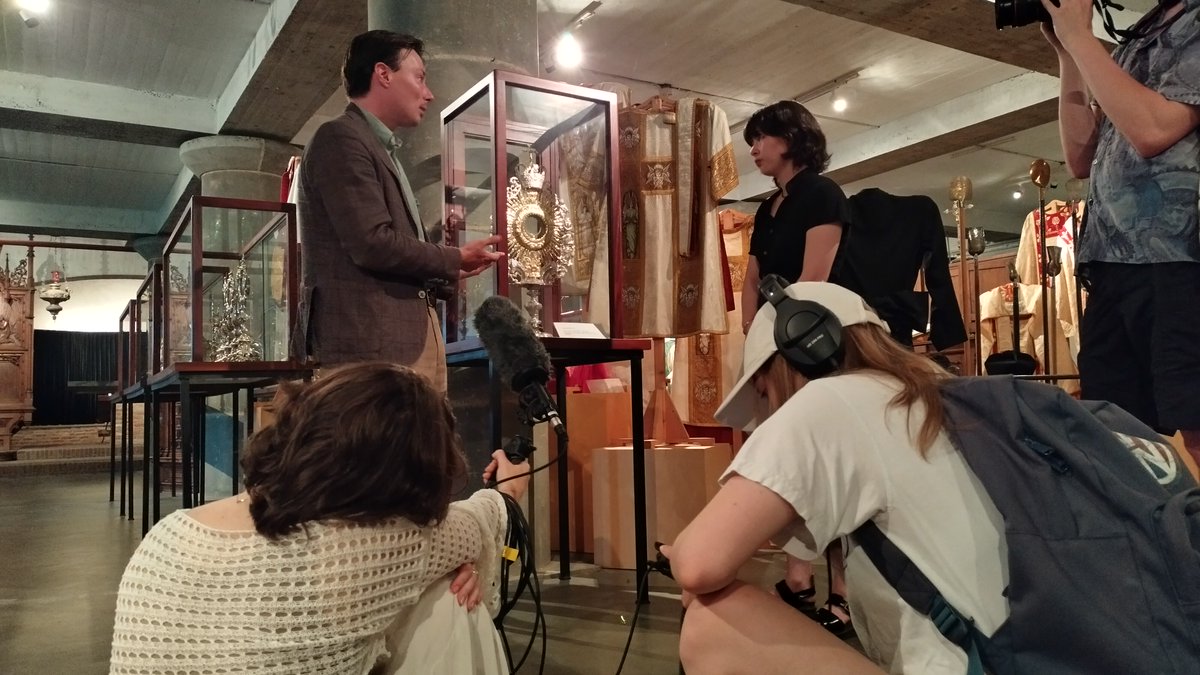 crypte_de's tweet image. Een groep internationale (VS, Japan) film- documentaire en kunststudenten bezochten #DeCrypte voor een rondleiding door het 'dialoogmuseum' concept. Natuulijk lieten we ze ook het wonderschone #Niersdal zien. #Gennep