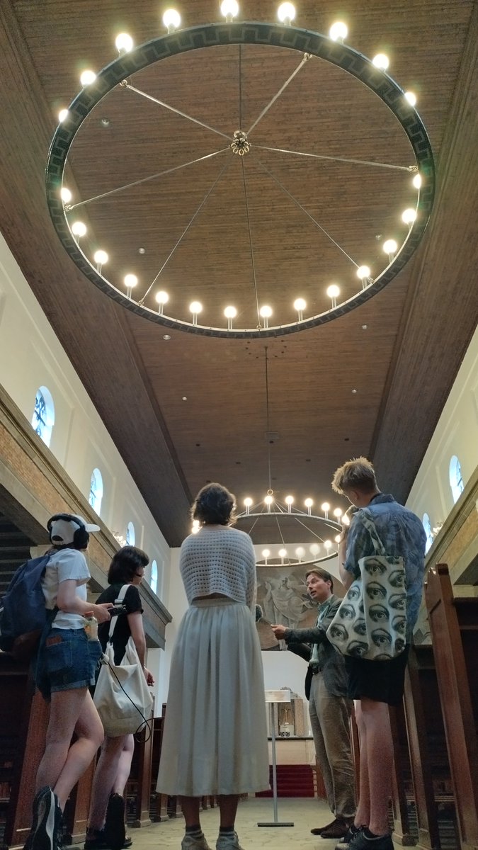 crypte_de's tweet image. Een groep internationale (VS, Japan) film- documentaire en kunststudenten bezochten #DeCrypte voor een rondleiding door het 'dialoogmuseum' concept. Natuulijk lieten we ze ook het wonderschone #Niersdal zien. #Gennep