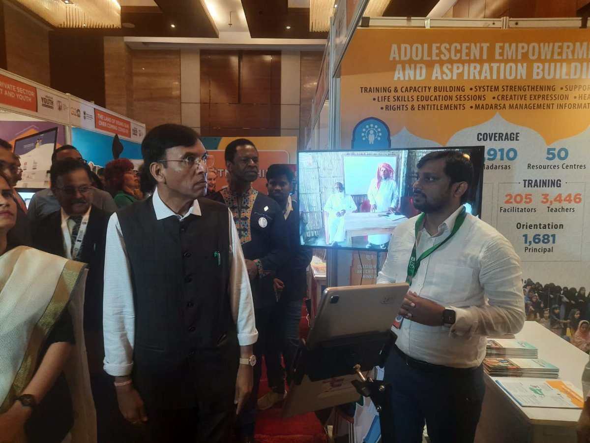 UNFPAIndia's tweet photo. .@UNFPA🇮🇳 team at the #G20 Co-branded event  'Health of Youth-Wealth of Nation' showcasing the best &amp; innovative practices on youth health and well-being in the presence of Union Health Minister Dr. @mansukhmandviya.

#YouthHealthMatters https://t.co/R6qNUXd5df