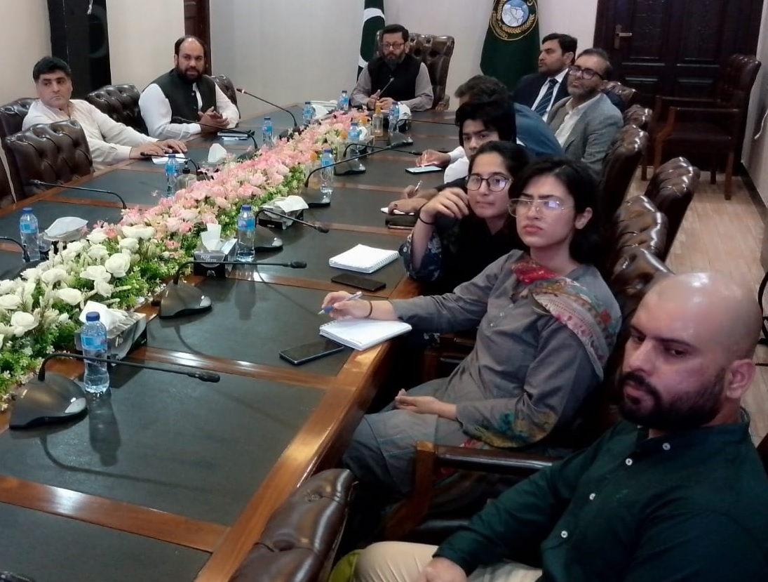 kpprosecution's tweet photo. A delegation of UNODC meets with the Director General Prosecution Mian Muhammad. Director Monitoring Mr. Atiq Ur Rehman is briefing them about the Monitoring Cell.
#kpprosecution https://t.co/2Dtjhvkwxs