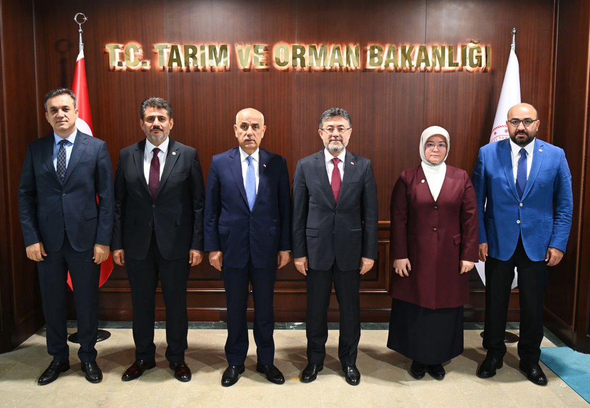 TBMM Tarım ve Köyişleri Komisyonu Başkanımız ve Kahramanmaraş Milletvekilimiz Sn. Vahit Kirişci ile AK Parti Kahramanmaraş Milletvekillerimiz Sn. Tuba Köksal, Sn. Ömer Oruç Bilal Debgici, Sn. Mevlüt Kurt ve Sn. Mehmet Şahin’e nazik ziyaretlerinden ötürü teşekkür ediyorum.