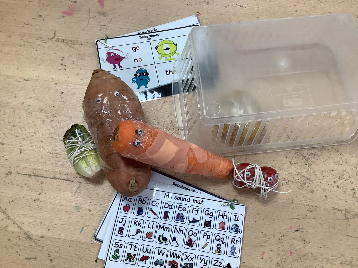 st_michaels_ham's tweet photo. Some brilliant independent writing in Reception this morning. Our vegetables found themselves in a spot of trouble, we thought about what the vegetables would say if they could speak. We even considered using exclamation marks in our work! 🤩 #SMITHReception #SMITHLiteracy https://t.co/dCwT3AnEJU