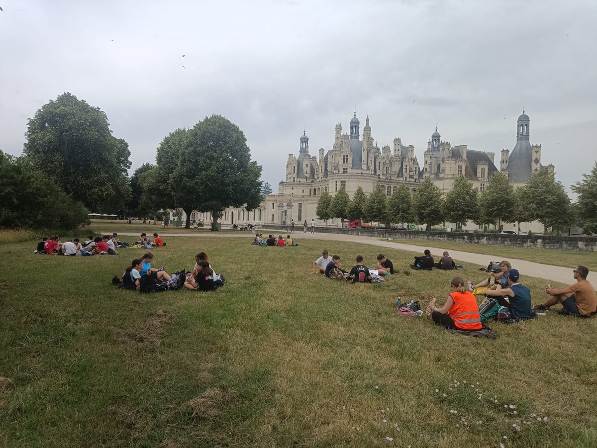 DParis36's tweet photo. Bien arrivés après 25km de vélo. Quelques gouttes au départ mais un beau soleil tout du long. Les mollets tiennent bon! https://t.co/VSs2PbvGmB
