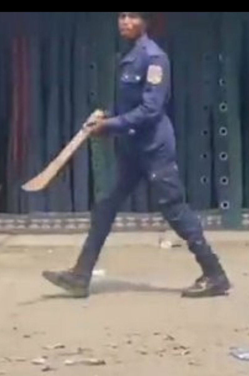 CyizaLiza's tweet photo. When this poor child was getting gang beaten, was it because he was RDF? Or are those minions beating him to the pulp Rwanda? 
The UN group of nonsense can keep juggling facts, #RDC 's situation is as clear as day. Mixing🇷🇼in this mess will not erase the truth. Shame. https://t.co/AXZ9vfZsRd