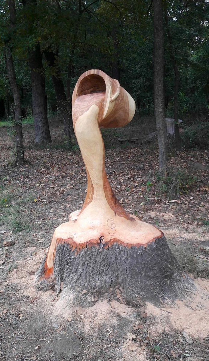 Grâce à son talent et à son imagination, l'artiste et sculpteur roumain Gabi Rizea crée des sculptures en transformant des troncs d’arbres morts à la tronçonneuse...

#Art