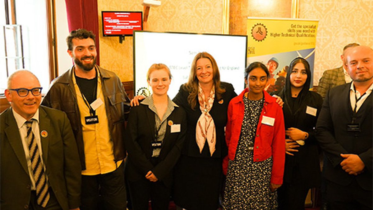 ucenmcr's tweet image. One of UCEN Manchester’s first students to enrol on a Higher Technical Qualification (HTQ) was among the guests to attend a celebration event at the @UKHouseofLords hosted by Education Secretary @GillianKeegan. 

Read more here:
ow.ly/2kf150OQrjJ