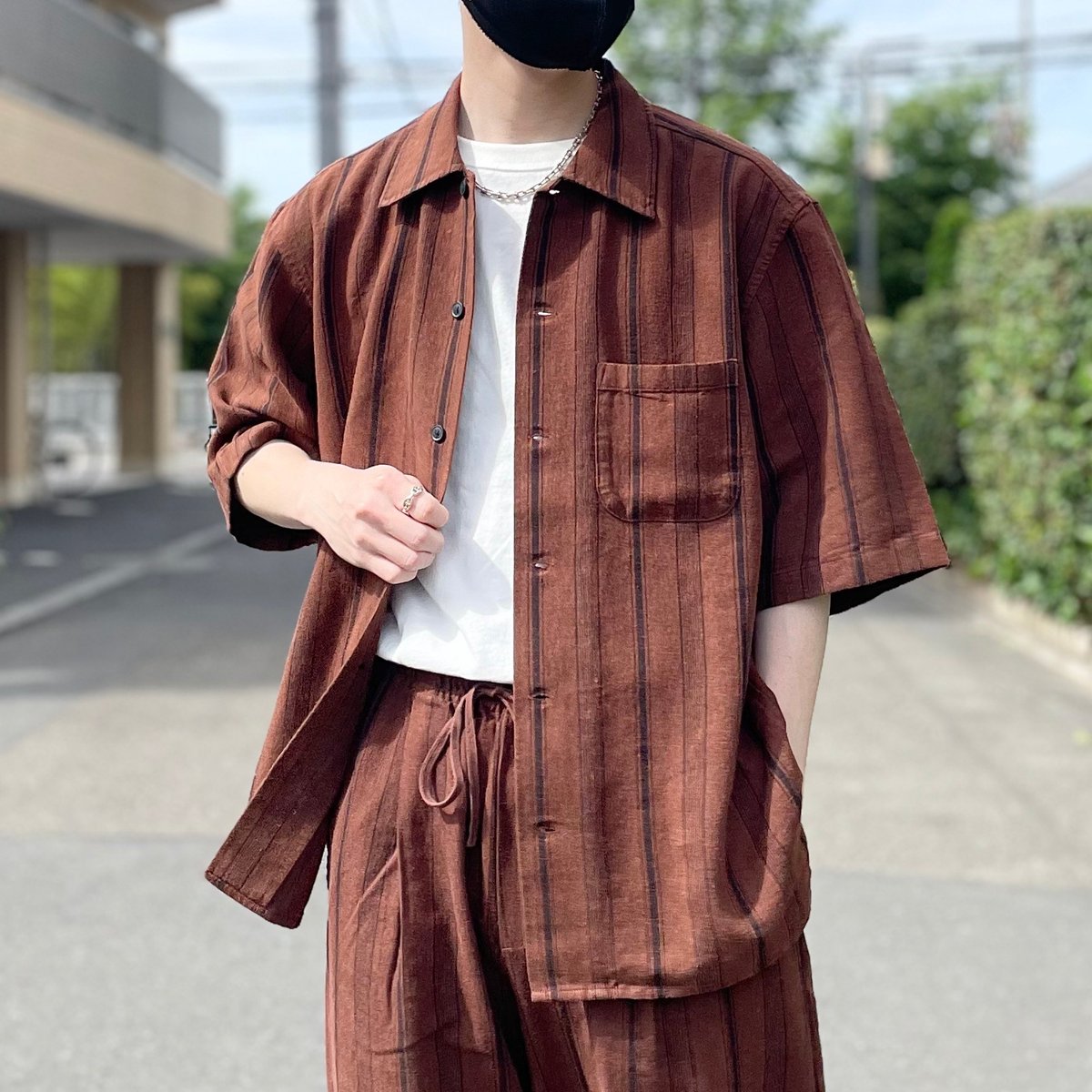 「【GU】サッと羽織るだけでサマになる!涼しげ素材の「ゆったりトップス」夏でも快適」|BuzzFeed Japanのイラスト