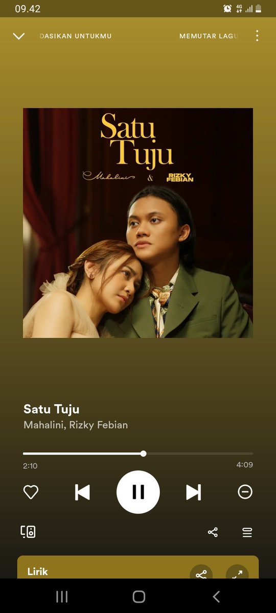 JrDO12's tweet photo. Klw dengerin lagu SATU TUJU bener2 rasanya kayak di obrak abrik banget hati. Memori2 yg sdh terkunci dan sdh di buang jauh di palung hati yg paling dlm tiba2 muncul ke permukaan. Siapapun itu baik iki lini atau nabila paul semiga kalian mampu sampai ke tepi https://t.co/5zxp6mnnXx