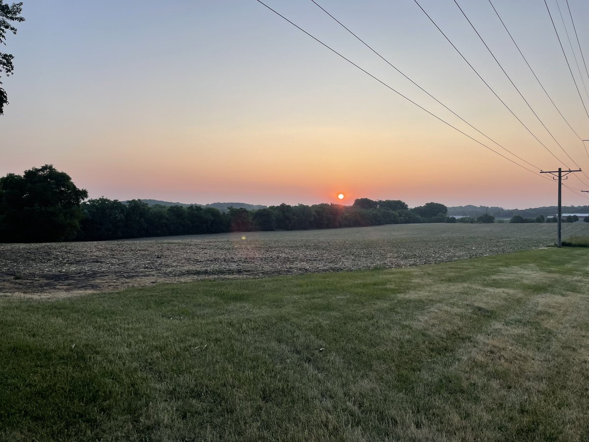 runninggriffin's tweet photo. Nothing like some farmland hills to really wake the legs up!
#wisconsin #wisconsinrunning #travelrunning https://t.co/7ZCz7phN4n