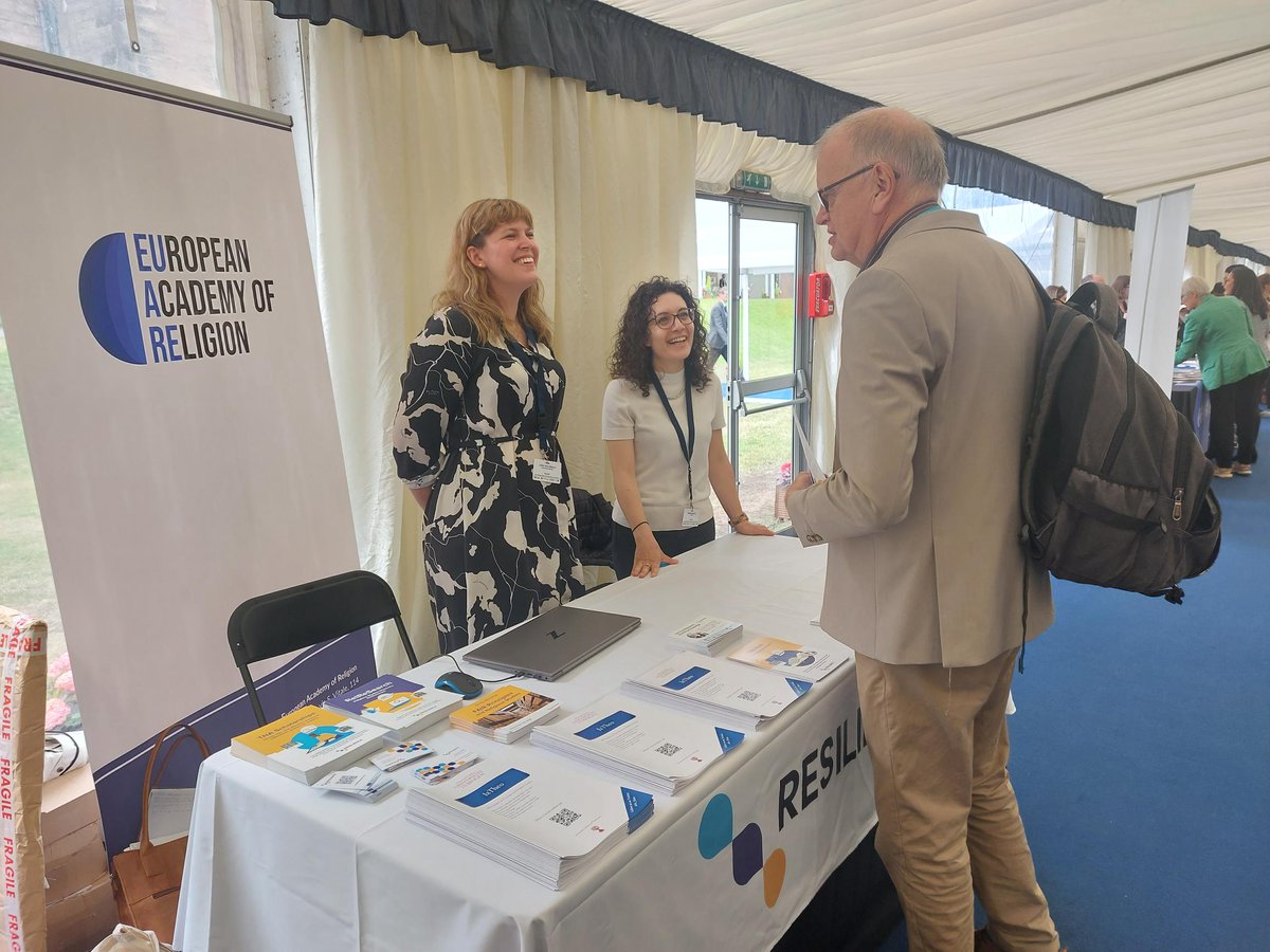 resilienceRI's tweet photo. @eu_are and #resilienceRI are combining forces this week at @divinitysta at the desk where you can find information on us. Happy to meet each other and all the scholars working on Religious Studies!

#resilienceatwork https://t.co/FKcXU62F5J