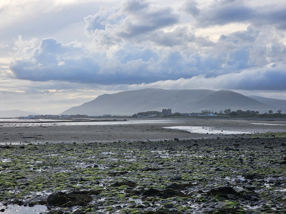 Clouds of over Mournes at Greencastle, County Down last night @bbcniweather