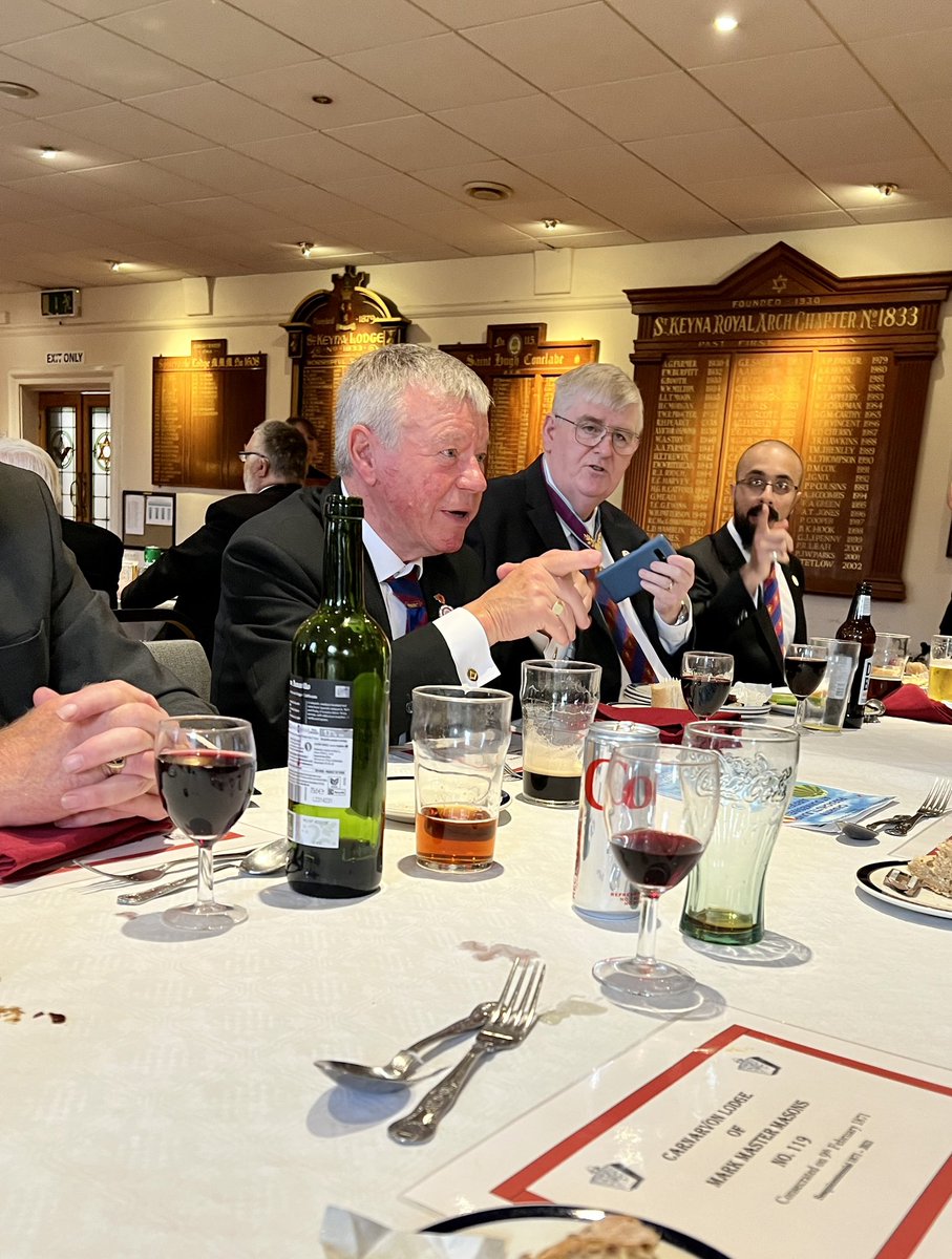 SomersetMasons's tweet photo. Great night at Carnarvon Lodge last night, 56 attended with two PGM as visitors, R W Bro Phil Voisey ( Somerset) R W Bro Stephen Rawlings ( Bristol). With a new candidate Advanced Bro Garry Watts and a Fraternal visit, Baldwyn Mark Lodge (Bristol) it was most enjoyable for all. https://t.co/piAlv8CF6o