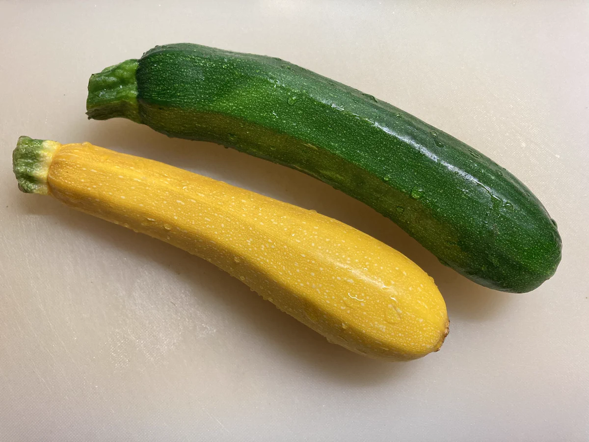 外は香ばしくて、中はとろっと食感になって美味しい？！「ズッキーニ」のとある食べ方が話題に！