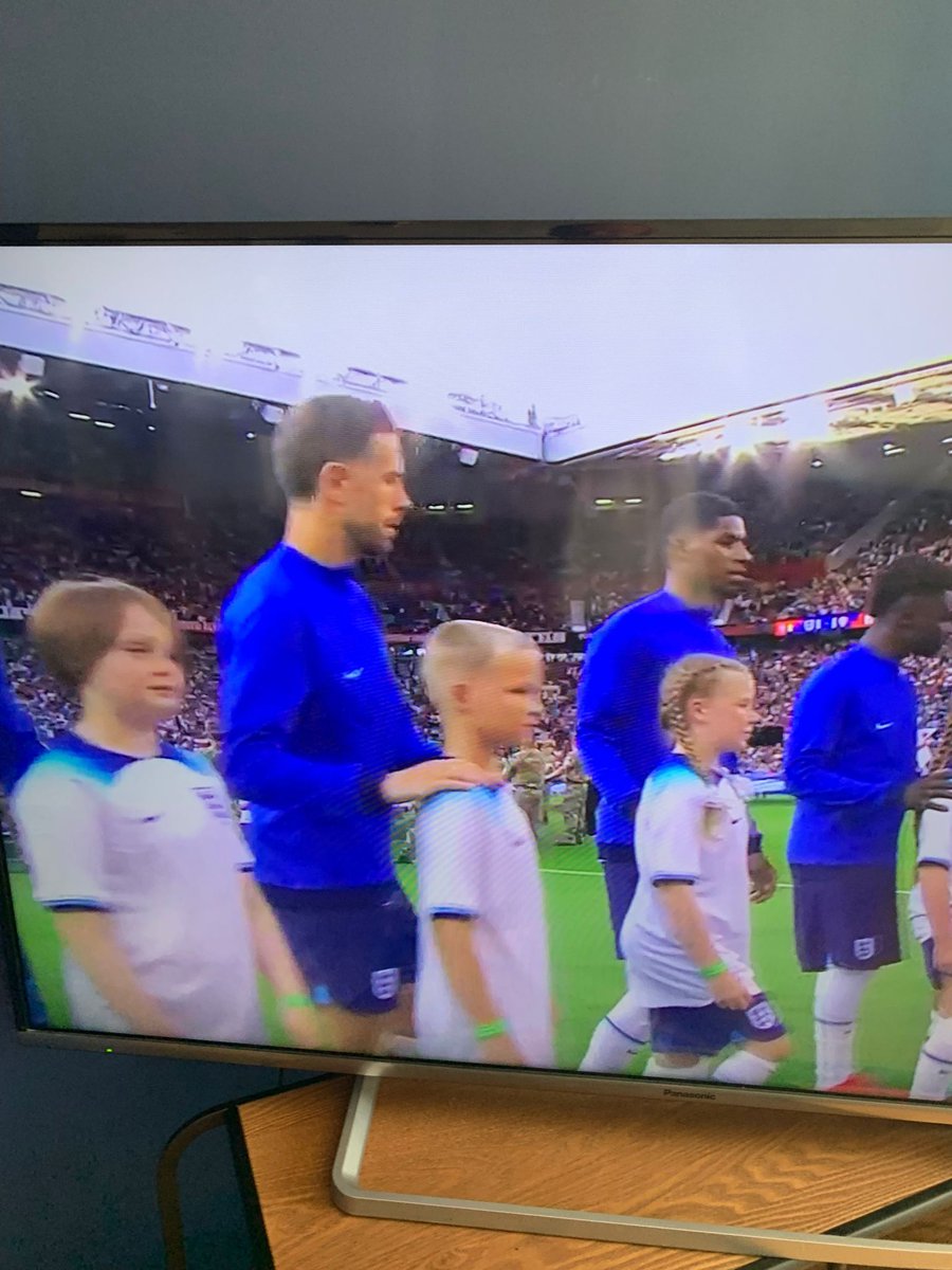 Amazing to see Deryn &amp; Eva at half time during last night's England match in their mascot kits ⚽️