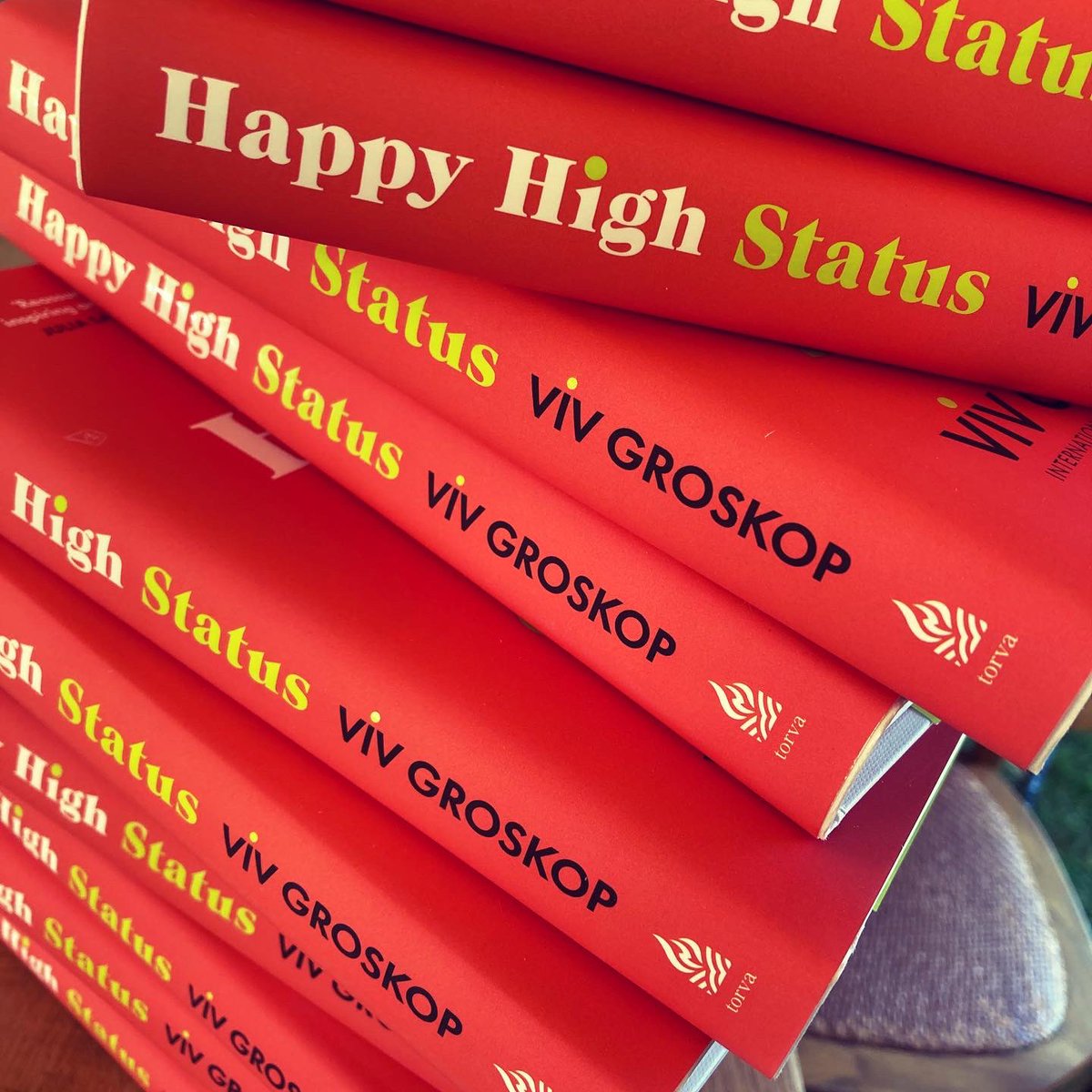 9 days until my new book is out! 🍸 Thanks a million to everyone who has pre-ordered 🍸

linktr.ee/happyhighstatus